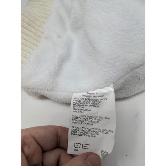 Muk Luks Beanie Winter Hat Pom Pom White Brown Acrylic Wool Blend - Picture 10 of 10